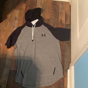 Men’s under armor short sleeve hoddie